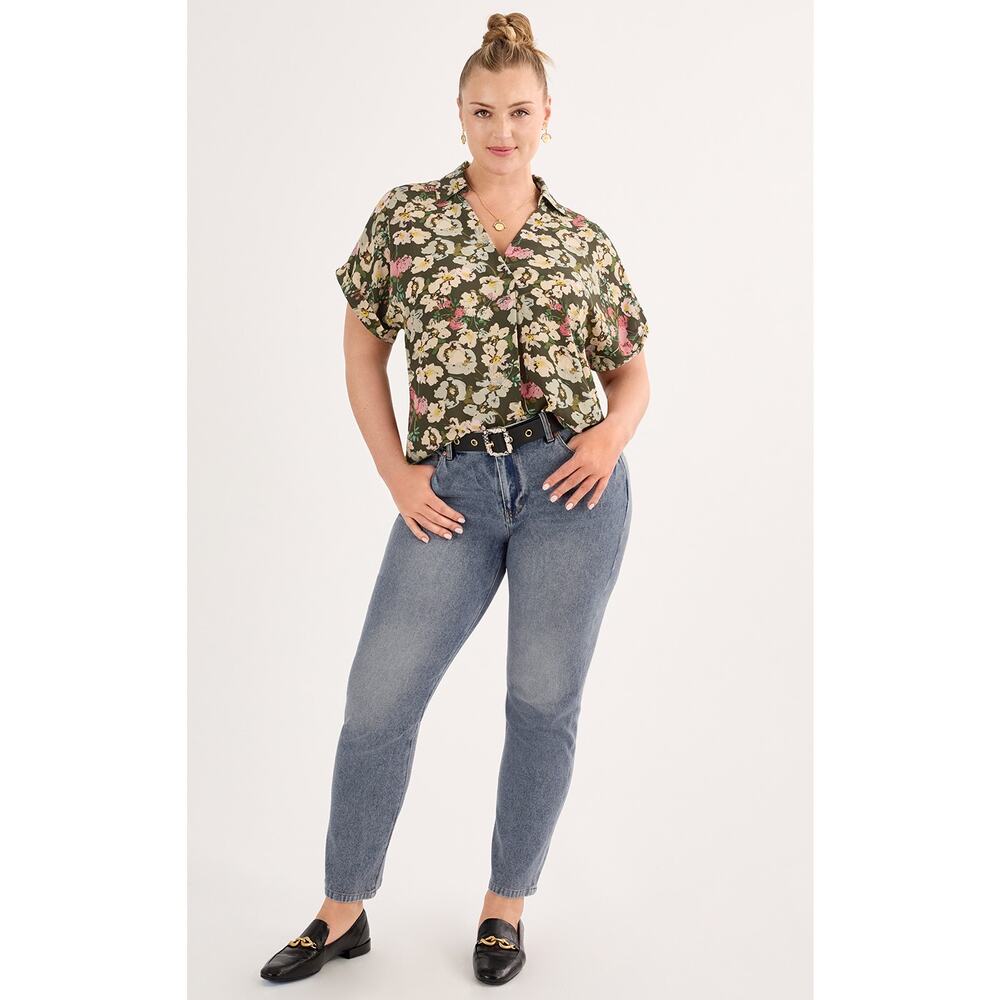 New $99 Cabi Replay Top 6717 Spring "25 Flower Toss Print Poly Crepe Relaxed Fit